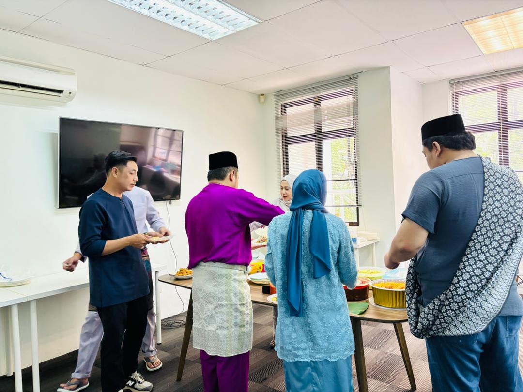 Majlis Potluck Raya AES 2026